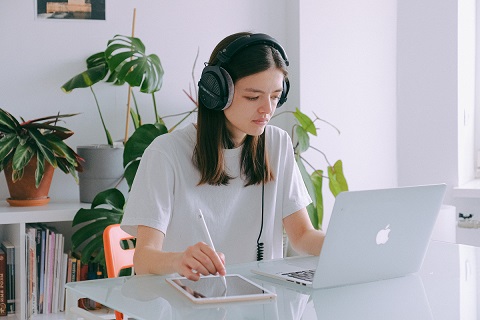 The Ultimate Guide to Selecting the Best Headphones for a Productive “Work from Home” Set-Up